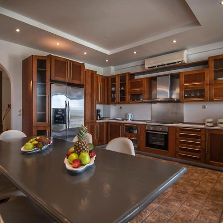 Akrata'S Elegant Luxury Suite Luaran gambar