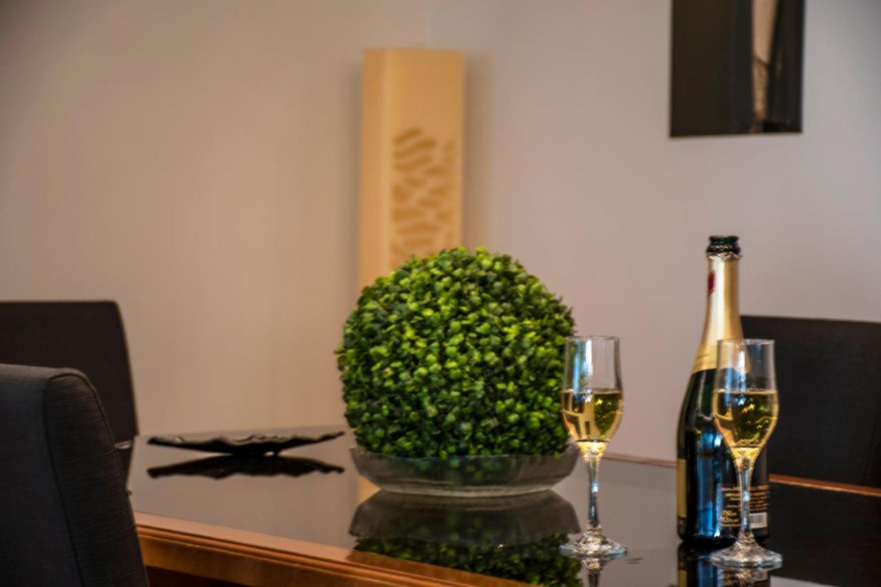 Akrata'S Elegant Luxury Suite Luaran gambar
