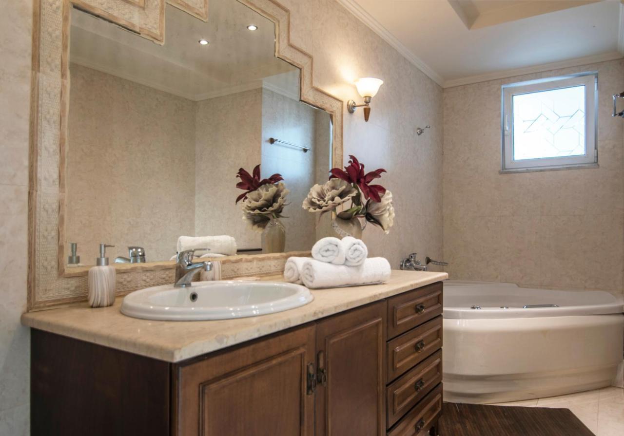 Akrata'S Elegant Luxury Suite Luaran gambar